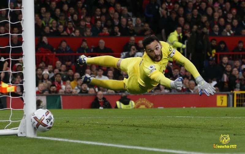 Pha cứu thua Hugo Lloris