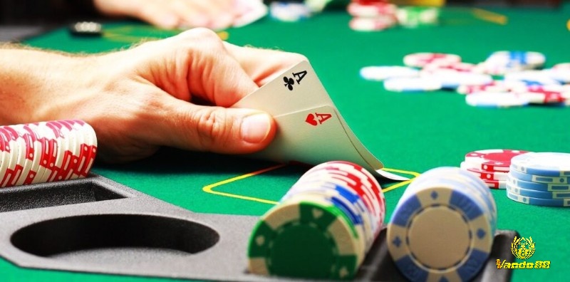 Áp dụng các chiến thuật poker khác nhau cho từng giai đoạn chơi