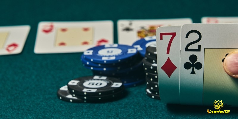 Kỹ năng đọc bài và đối thủ là bí quyết chơi Poker then chốt để đưa ra quyết định đúng lúc.