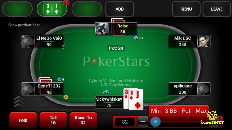 Bluff đúng lúc và đúng người chính là nghệ thuật trong các mẹo chơi poker online hiệu quả.