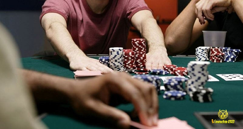 Người chơi chuyên nghiệp thường sử dụng Triple Barrel Poker là gì trong các tình huống áp lực cao tại giải đấu