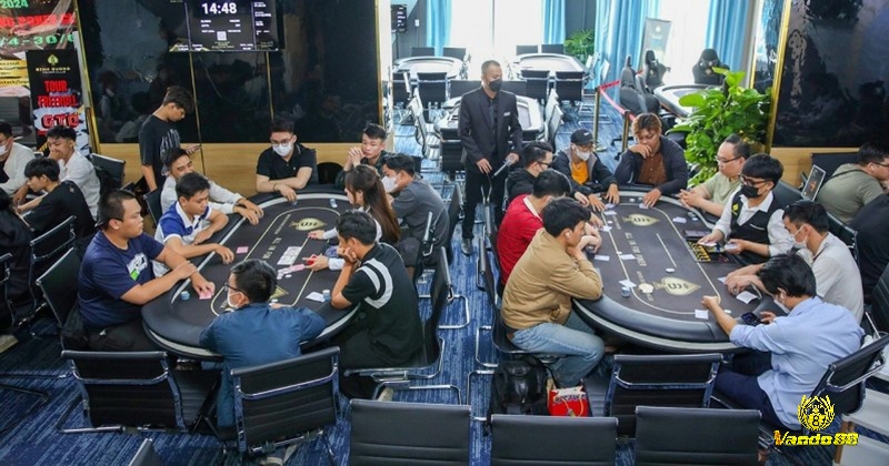 Để bắt đầu hành trình chơi poker ăn tiền, việc nắm vững các quy tắc cơ bản là vô cùng quan trọng