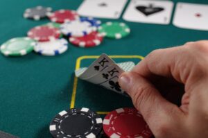 Stud poker là gì? Hướng dẫn chi tiết cho người mới