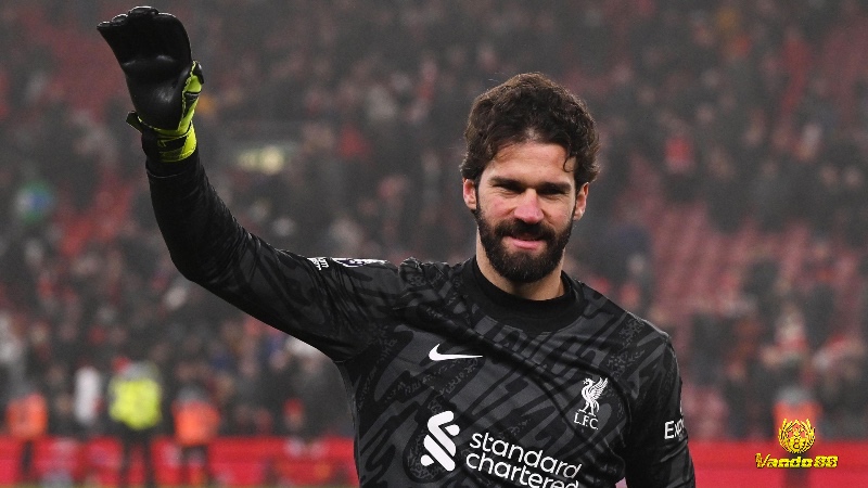 Alisson Becker – thủ thành số 1 của Liverpool với phong độ ổn định và kỹ năng toàn diện.