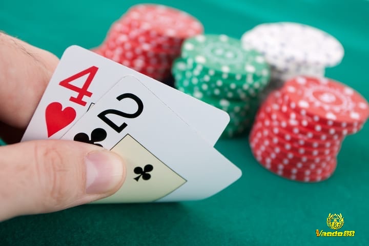 Một số ví dụ bài rác trong Poker là gì phổ biến thường bị người chơi bỏ qua ngay từ đầu.