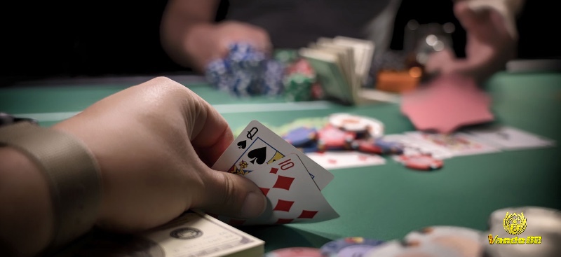 Một số ván poker đặc biệt dẫn đến kết quả hòa khi bài mạnh nằm trên bài chung.