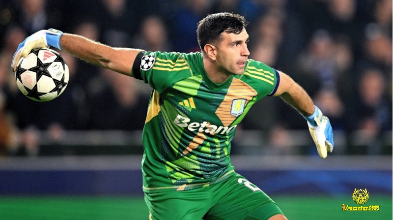 Emiliano Martinez thủ môn bắt penalty hay